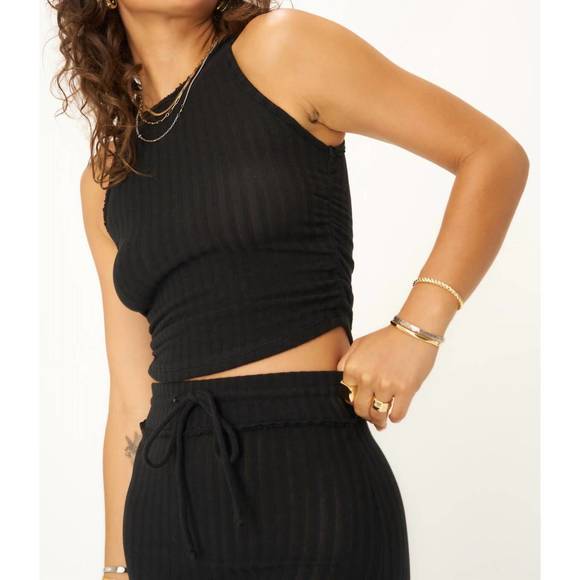 NEW PROJECT SOCIAL T love like this side ruched sweater rib tank in black - Picture 2 of 4